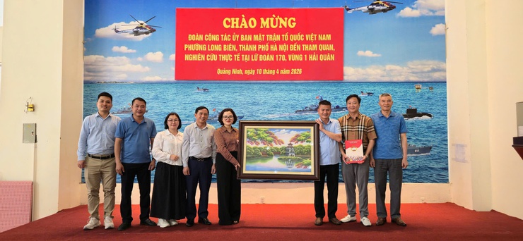 Ủy ban MTTQ Việt Nam phường Long Biên tổ chức chương trình về nguồn tuyên truyền biển, đảo quê hương tại Quảng Ninh- Ảnh 2.