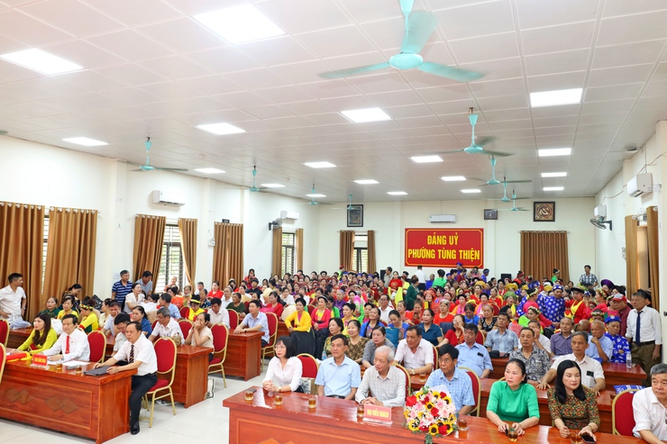 Sôi nổi Liên hoan tiếng hát dân ca Người cao tuổi phường Tùng Thiện năm 2026- Ảnh 1.