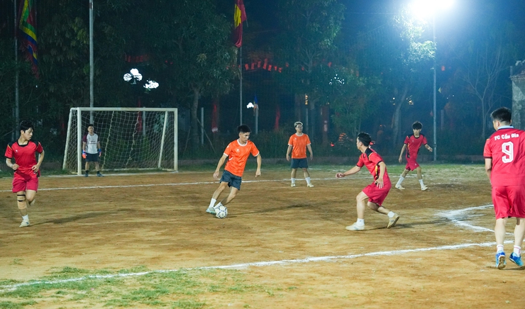 Khai mạc Giải bóng đá thanh niên thôn Du Nghệ lần thứ V năm 2026- Ảnh 14.