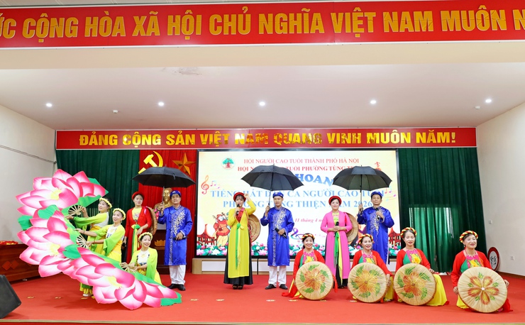 Sôi nổi Liên hoan tiếng hát dân ca Người cao tuổi phường Tùng Thiện năm 2026- Ảnh 10.