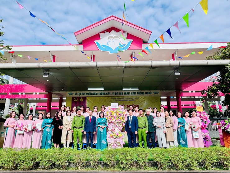 Tấm gương tiêu biểu trong học tập và làm theo Bác, cô giáo Nguyễn Thị Ngọc Hân – người “Giữ lửa” cho ngôi trường hạnh phúc.- Ảnh 1.