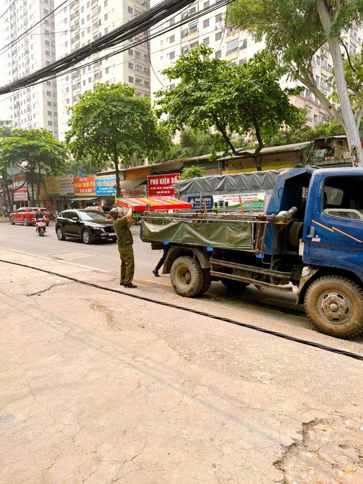 Phường Thanh Liệt quyết liệt triển khai khắc phục  “điểm nghẽn” về trật tự đô thị - Ảnh 6.