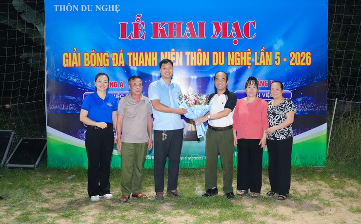 Khai mạc Giải bóng đá thanh niên thôn Du Nghệ lần thứ V năm 2026- Ảnh 4.