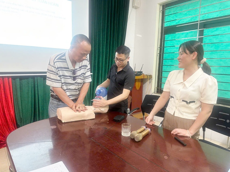 Trạm y tế xã Quảng Bị: Tập huấn An toàn, vệ sinh lao động cho cán bộ y tế, cán bộ y tế thôn- Ảnh 5.