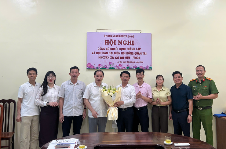 Xã Cổ Đô tổ chức Hội nghị công bố Quyết định thành lập Ban đại diện HĐQT NHCSXH xã và triển khai nhiệm vụ tín dụng chính sách.- Ảnh 1.