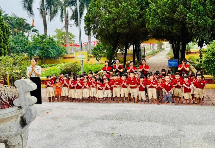 Học sinh Trường Mầm non Đồng Tân tham quan, trải nghiệm giáo dục truyền thống- Ảnh 1.