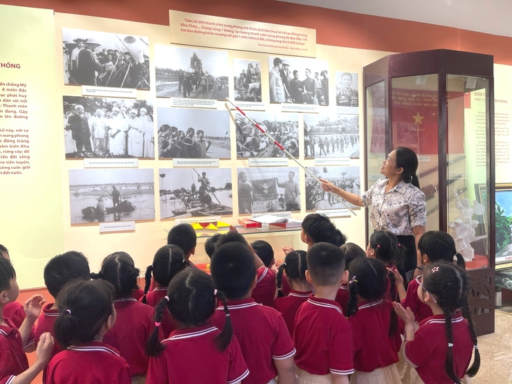 Học sinh Trường Mầm non Đồng Tân tham quan, trải nghiệm giáo dục truyền thống- Ảnh 2.