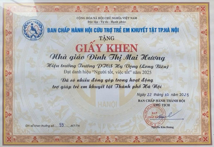Cô giáo Mai Hương - người gieo Hy vọng cho trẻ em khiếm khuyết ở Việt Hưng.- Ảnh 6.