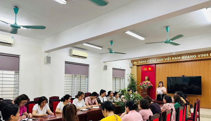 Gương điển hình tiêu biểu trong học tập và làm theo Bác, Đồng chí Bí thư chi bộ Nguyễn Thị Hải Yến.- Ảnh 1.