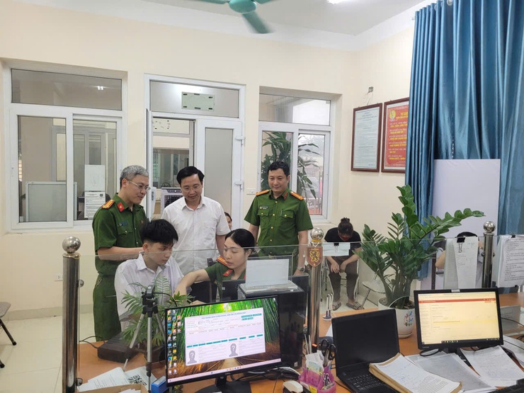 Phú Nghĩa: Tích cực triển khai cấp căn cước và định danh điện tử cho công dân từ 06 đến 14 tuổi- Ảnh 2.