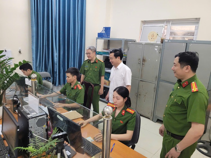 Phú Nghĩa: Tích cực triển khai cấp căn cước và định danh điện tử cho công dân từ 06 đến 14 tuổi- Ảnh 4.