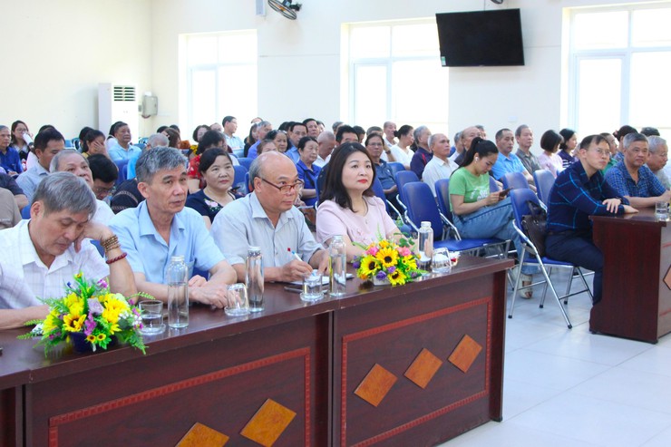 Nâng cao chất lượng các tác phẩm tham gia Cuộc thi viết chính luận về bảo vệ nền tảng tư tưởng của Đảng lần thứ sáu, năm 2026 trong toàn Đảng bộ phường - Ảnh 3.