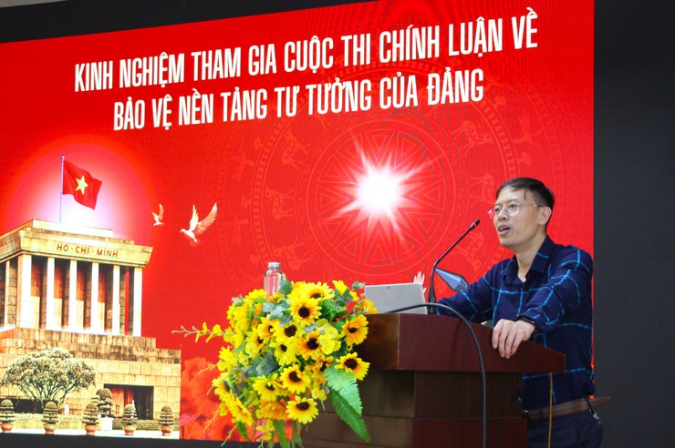 Nâng cao chất lượng các tác phẩm tham gia Cuộc thi viết chính luận về bảo vệ nền tảng tư tưởng của Đảng lần thứ sáu, năm 2026 trong toàn Đảng bộ phường - Ảnh 1.