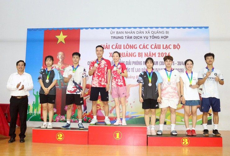 Sôi nổi Giải cầu lông các Câu lạc bộ xã Quảng Bị năm 2026- Ảnh 12.