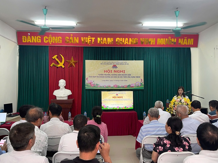 Phường Long Biên tổ chức Hội nghị làm điểm tuyên truyền, hướng dẫn tích hợp tài khoản an sinh xã hội trên ứng dụng VNeID; thực hiện thủ tục hành chính về BHXH, BHYT trên Cổng Dịch vụ công quốc gia- Ảnh 3.
