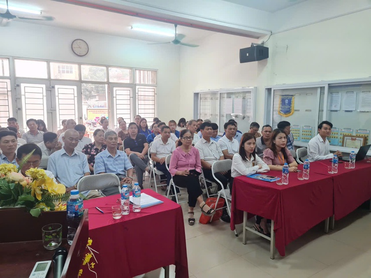 Phường Long Biên tổ chức Hội nghị làm điểm tuyên truyền, hướng dẫn tích hợp tài khoản an sinh xã hội trên ứng dụng VNeID; thực hiện thủ tục hành chính về BHXH, BHYT trên Cổng Dịch vụ công quốc gia- Ảnh 2.