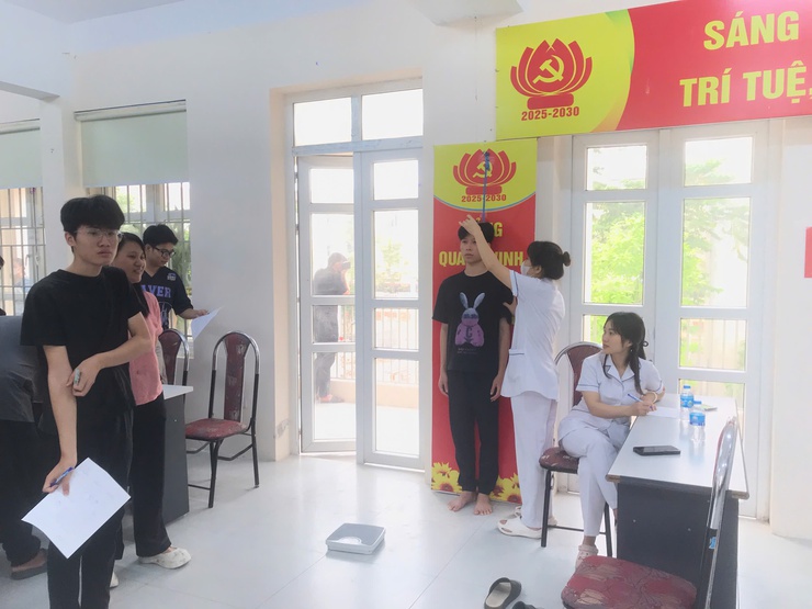 ĐẨY MẠNH CÔNG TÁC QUỐC PHÒNG ĐỊA PHƯƠNG: NGỌC HỒI TỔ CHỨC ĐĂNG KÝ NGHĨA VỤ QUÂN SỰ NĂM 2026- Ảnh 2.