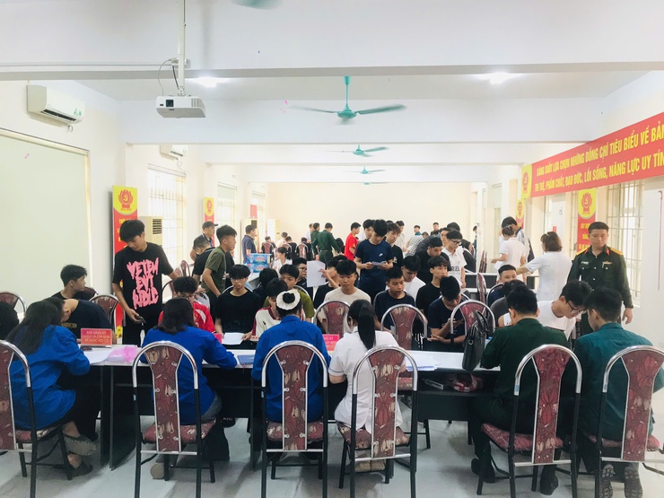 ĐẨY MẠNH CÔNG TÁC QUỐC PHÒNG ĐỊA PHƯƠNG: NGỌC HỒI TỔ CHỨC ĐĂNG KÝ NGHĨA VỤ QUÂN SỰ NĂM 2026- Ảnh 1.