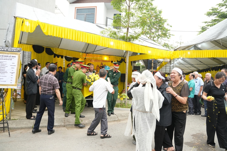 Sơn Tây trang trọng tổ chức Lễ tang Mẹ Việt Nam Anh hùng Nguyễn Thị Phận- Ảnh 3.