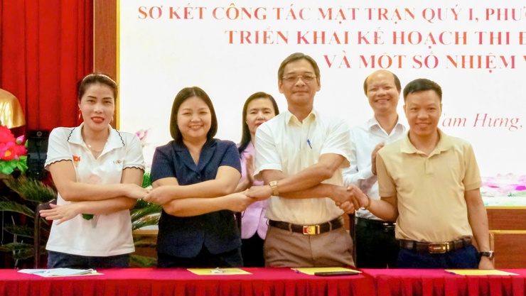 Tam Hưng: Giao ban công tác Mặt trận quý I, ký cam kết thi đua năm 2026- Ảnh 8.