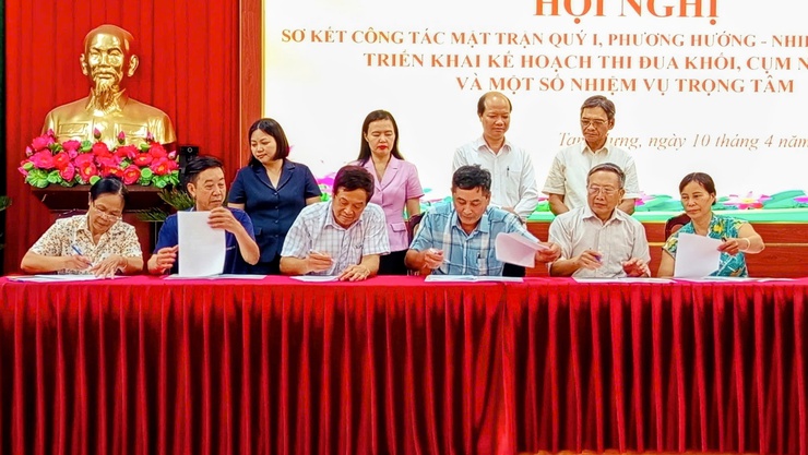 Tam Hưng: Giao ban công tác Mặt trận quý I, ký cam kết thi đua năm 2026- Ảnh 6.