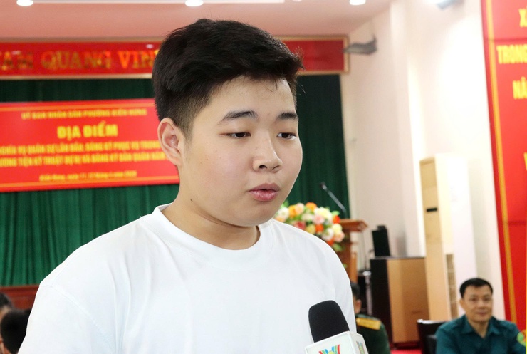 Hơn 1.000 thanh niên Kiến Hưng tham gia đăng ký nghĩa vụ quân sự lần đầu với công dân đủ 17 tuổi- Ảnh 4.