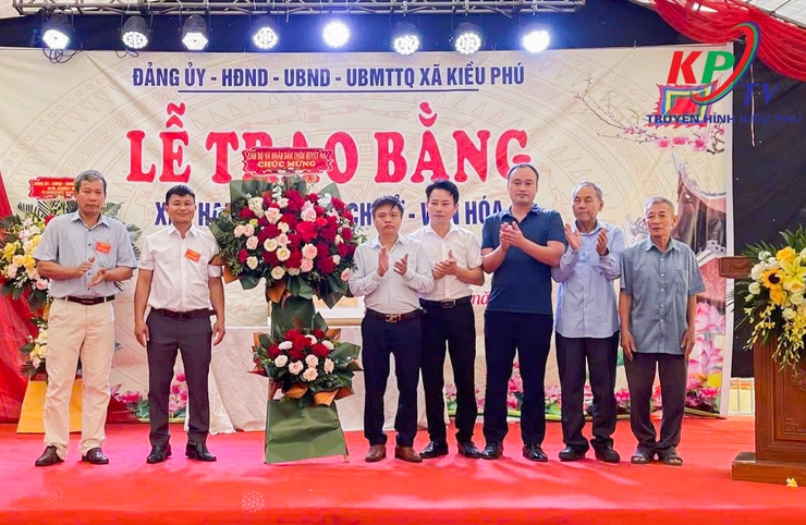 Lễ đón nhận bằng công nhận di tích lịch sử văn hóa cấp Thành phố Đình Cấn Giang- thôn Cây Chay- Ảnh 2.