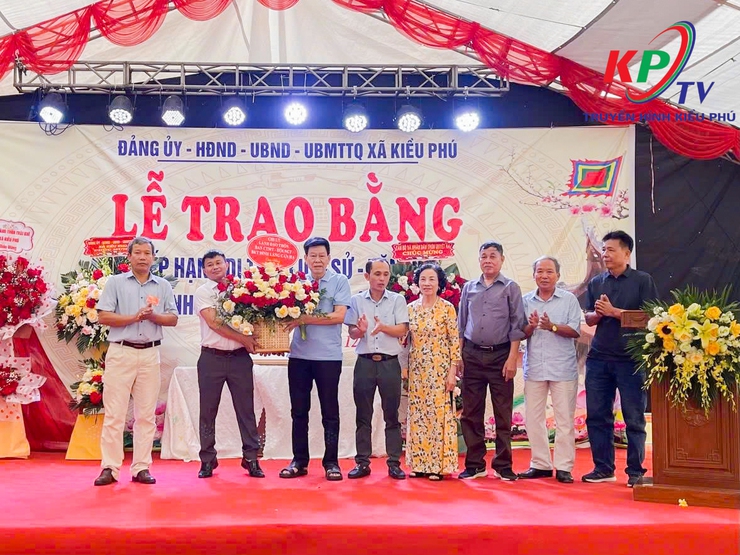 Lễ đón nhận bằng công nhận di tích lịch sử văn hóa cấp Thành phố Đình Cấn Giang- thôn Cây Chay- Ảnh 4.