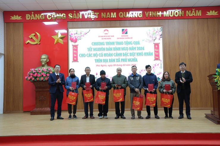 Mặt trận Tổ quốc xã Phú Nghĩa vận động xã hội hóa hỗ trợ sửa chữa, xây dựng nhà ở cho hộ có hoàn cảnh khó khăn với tổng kinh phí 1,26 tỷ đồng- Ảnh 1.