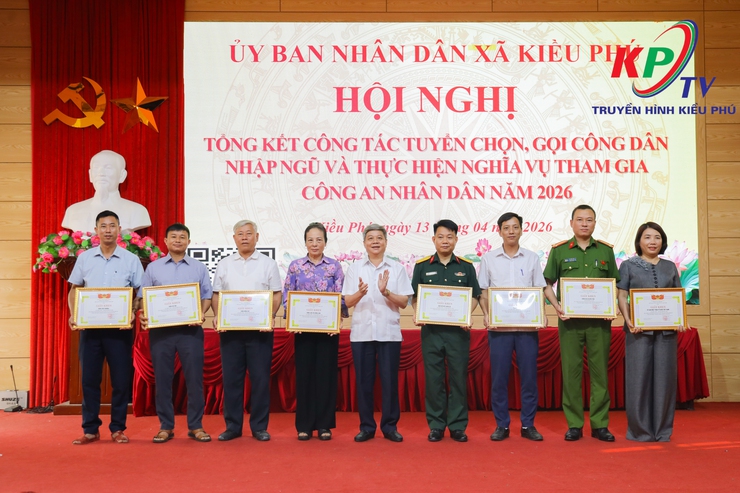 Xã Kiều Phú tổ chức hội nghị tổng kết công tác tuyển chọn, gọi công dân nhập ngũ và thực hiện nghĩa vụ tham gia Công an nhân dân năm 2026.- Ảnh 8.