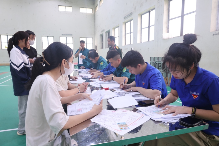 Xã Hòa Phú tổ chức đăng ký nghĩa vụ quân sự lần đầu đối với nam công dân đủ 17 tuổi; đăng ký nữ dân quân tự vệ năm 2026- Ảnh 8.