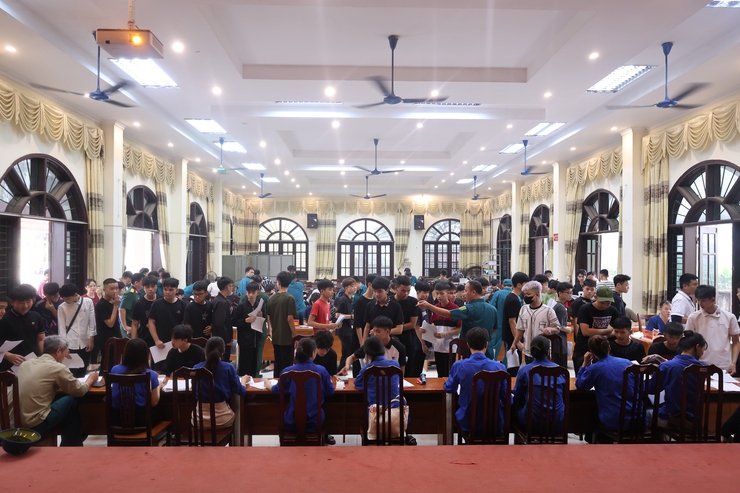 Xã Hòa Phú tổ chức đăng ký nghĩa vụ quân sự lần đầu đối với nam công dân đủ 17 tuổi; đăng ký nữ dân quân tự vệ năm 2026- Ảnh 2.