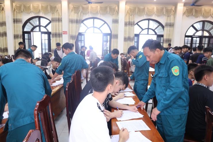 Xã Hòa Phú tổ chức đăng ký nghĩa vụ quân sự lần đầu đối với nam công dân đủ 17 tuổi; đăng ký nữ dân quân tự vệ năm 2026- Ảnh 5.