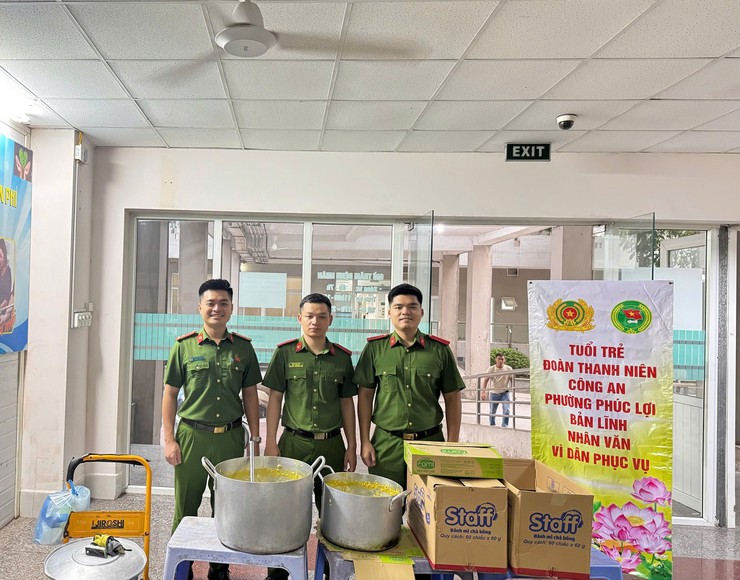 Suất ăn yêu thương, lan tỏa nghĩa tình- Ảnh 1.