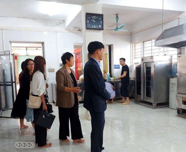 CHỦ ĐỘNG GIẢI QUYẾT CÁC "ĐIỂM NGHẼN" VỀ AN TOÀN THỰC PHẨM TRÊN ĐỊA BÀN PHƯỜNG LÁNG NĂM 2026   - Ảnh 2.