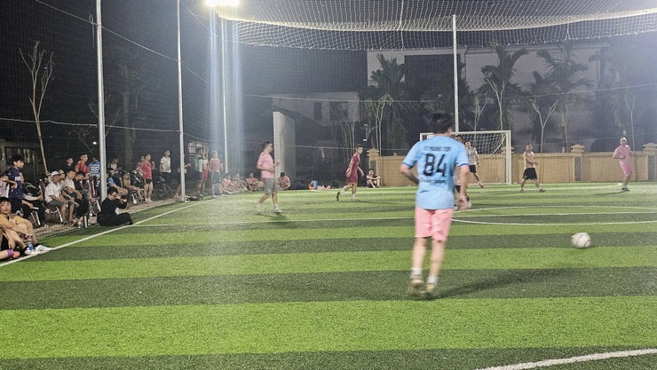 Lan tỏa tinh thần thể thao, kết nối từ trận cầu giao hữu giữa FC cơ quan xã Minh Châu và Câu lạc bộ Phóng viên Hà Nội.- Ảnh 6.