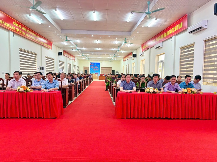 Hơn 100 đại biểu xã Chương Dương tham dự Hội nghị toàn quốc nghiên cứu, học tập, quán triệt và triển khai thực hiện Nghị quyết Hội nghị lần thứ hai, Ban Chấp hành Trung ương Đảng khóa XIV- Ảnh 1.