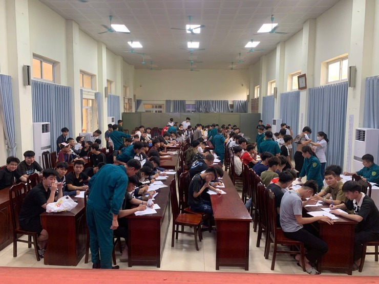 461 công dân thực hiện đăng ký nghĩa vụ quân sự lần đầu- Ảnh 1.