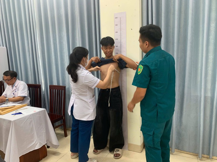 461 công dân thực hiện đăng ký nghĩa vụ quân sự lần đầu- Ảnh 3.