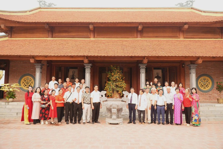 Cộng đồng họ Bùi tri ân cụ Bùi Bằng Đoàn, lan tỏa giá trị truyền thống- Ảnh 1.