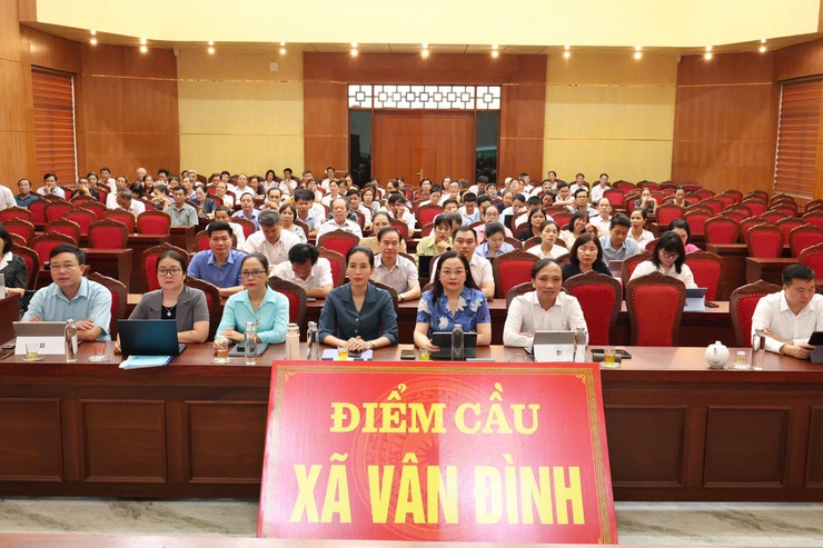 XÃ VÂN ĐÌNH TIẾP SÓNG HỘI NGHỊ NGHIÊN CỨU, HỌC TẬP, QUÁN TRIỆT NGHỊ QUYẾT HỘI NGHỊ LẦN THỨ HAI BAN CHẤP HÀNH TRUNG ƯƠNG ĐẢNG KHÓA XIV- Ảnh 1.