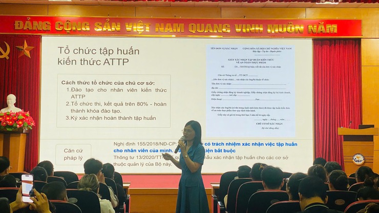 PHƯỜNG LÁNG TỔ CHỨC HỘI NGHỊ QUÁN TRIỆT VÀ TẬP HUẤN CÔNG TÁC ATTP NĂM 2026- Ảnh 3.