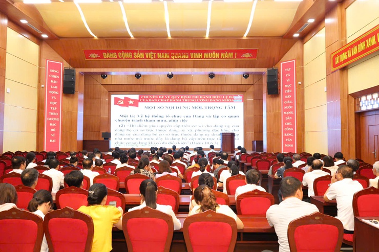 XÃ VÂN ĐÌNH TIẾP SÓNG HỘI NGHỊ NGHIÊN CỨU, HỌC TẬP, QUÁN TRIỆT NGHỊ QUYẾT HỘI NGHỊ LẦN THỨ HAI BAN CHẤP HÀNH TRUNG ƯƠNG ĐẢNG KHÓA XIV- Ảnh 3.