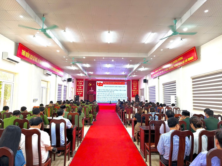 Hơn 100 đại biểu xã Chương Dương tham dự Hội nghị toàn quốc nghiên cứu, học tập, quán triệt và triển khai thực hiện Nghị quyết Hội nghị lần thứ hai, Ban Chấp hành Trung ương Đảng khóa XIV- Ảnh 2.