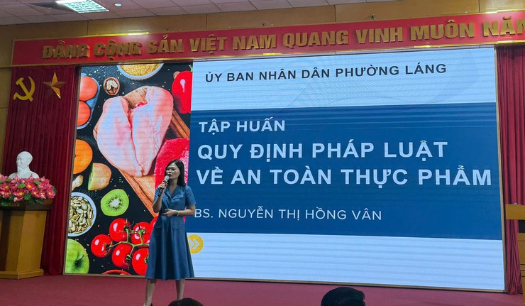 PHƯỜNG LÁNG TỔ CHỨC HỘI NGHỊ QUÁN TRIỆT VÀ TẬP HUẤN CÔNG TÁC ATTP NĂM 2026- Ảnh 2.