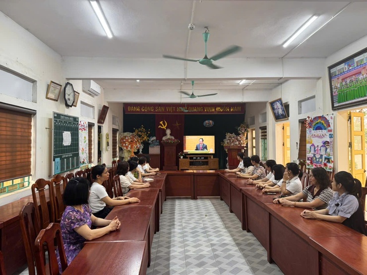 XÃ VÂN ĐÌNH TIẾP SÓNG HỘI NGHỊ NGHIÊN CỨU, HỌC TẬP, QUÁN TRIỆT NGHỊ QUYẾT HỘI NGHỊ LẦN THỨ HAI BAN CHẤP HÀNH TRUNG ƯƠNG ĐẢNG KHÓA XIV- Ảnh 6.