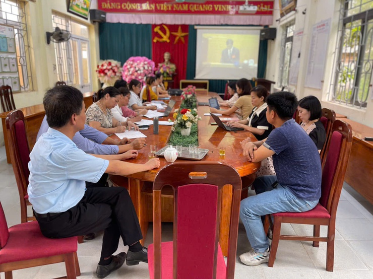 XÃ VÂN ĐÌNH TIẾP SÓNG HỘI NGHỊ NGHIÊN CỨU, HỌC TẬP, QUÁN TRIỆT NGHỊ QUYẾT HỘI NGHỊ LẦN THỨ HAI BAN CHẤP HÀNH TRUNG ƯƠNG ĐẢNG KHÓA XIV- Ảnh 8.