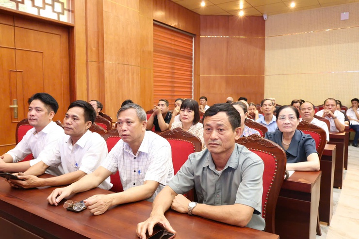 XÃ VÂN ĐÌNH TIẾP SÓNG HỘI NGHỊ NGHIÊN CỨU, HỌC TẬP, QUÁN TRIỆT NGHỊ QUYẾT HỘI NGHỊ LẦN THỨ HAI BAN CHẤP HÀNH TRUNG ƯƠNG ĐẢNG KHÓA XIV- Ảnh 2.