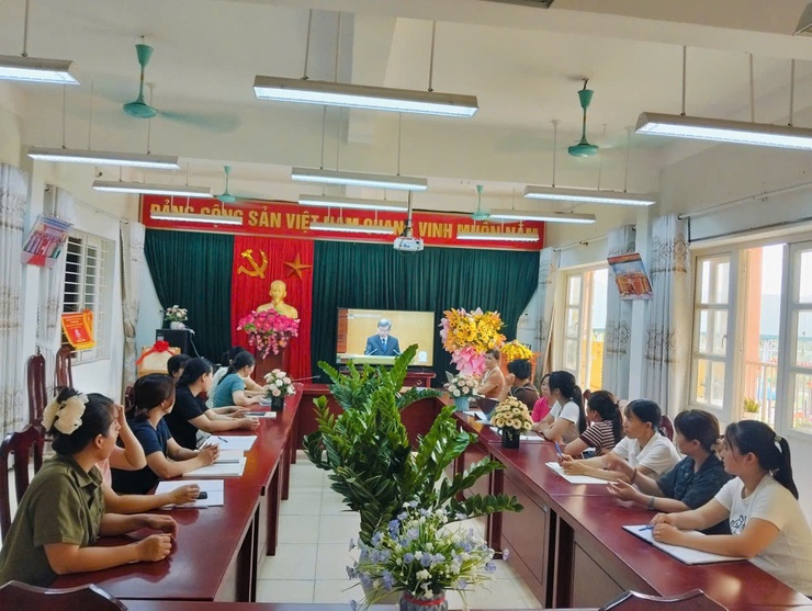 XÃ VÂN ĐÌNH TIẾP SÓNG HỘI NGHỊ NGHIÊN CỨU, HỌC TẬP, QUÁN TRIỆT NGHỊ QUYẾT HỘI NGHỊ LẦN THỨ HAI BAN CHẤP HÀNH TRUNG ƯƠNG ĐẢNG KHÓA XIV- Ảnh 5.