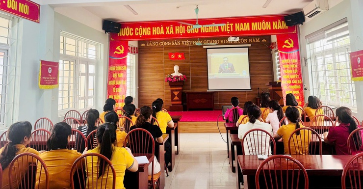Đảng ủy xã Quốc Oai tiếp sóng Hội nghị toàn quốc quán triệt Nghị quyết trung ương 2 (khóa XIV)- Ảnh 8.